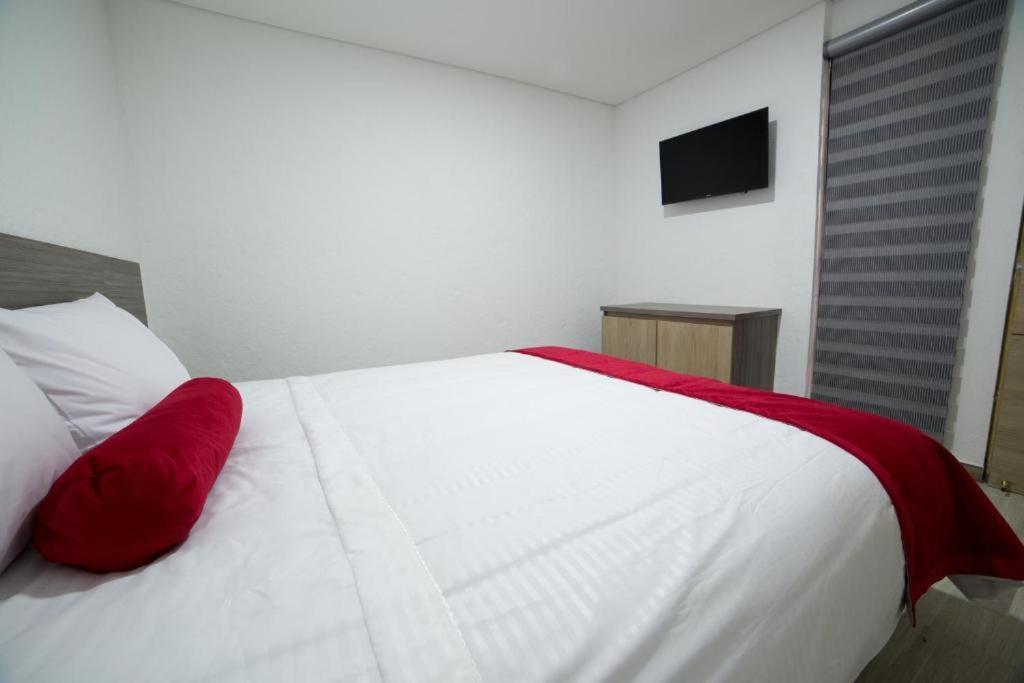 Hotel Med 70 Medellín Buitenkant foto