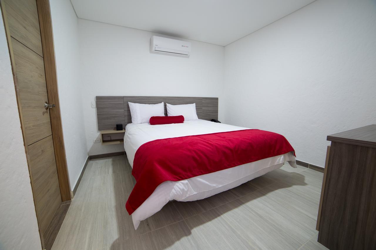 Hotel Med 70 Medellín Buitenkant foto