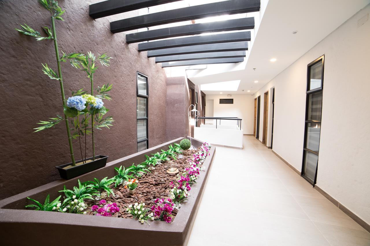Hotel Med 70 Medellín Buitenkant foto