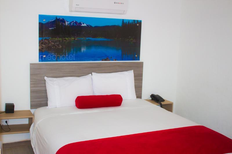 Hotel Med 70 Medellín Buitenkant foto